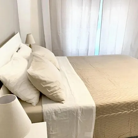 Charming In With Balcony And View Apartment