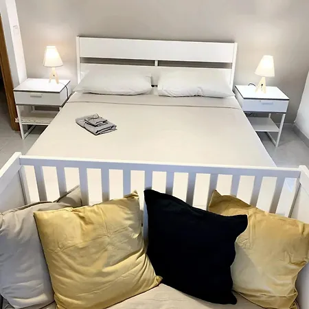 Charming In With Balcony And View Appartement
