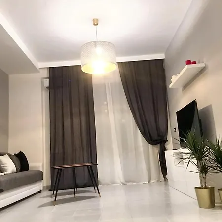 Charming In With Balcony And View Appartement *